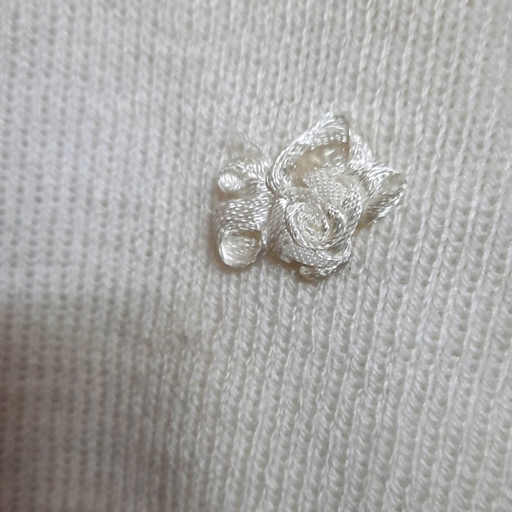 Beautiful White Cardigan - Picture 3 of 6